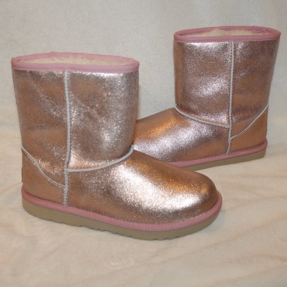 NIB YOUTH 5 WOMEN'S 7 CLASSIC SHORT ROSE GOLD METALLIC WINTER BOOTS - Picture 2 of 8